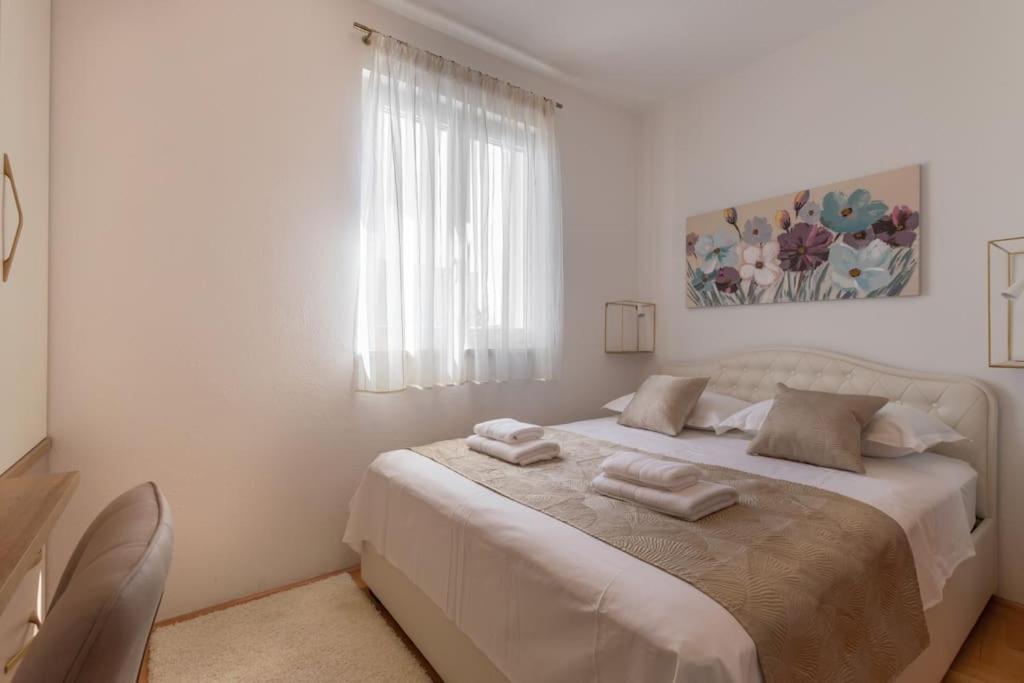 Sea View- Spacious Apartment With Shared Pool Split Exteriér fotografie