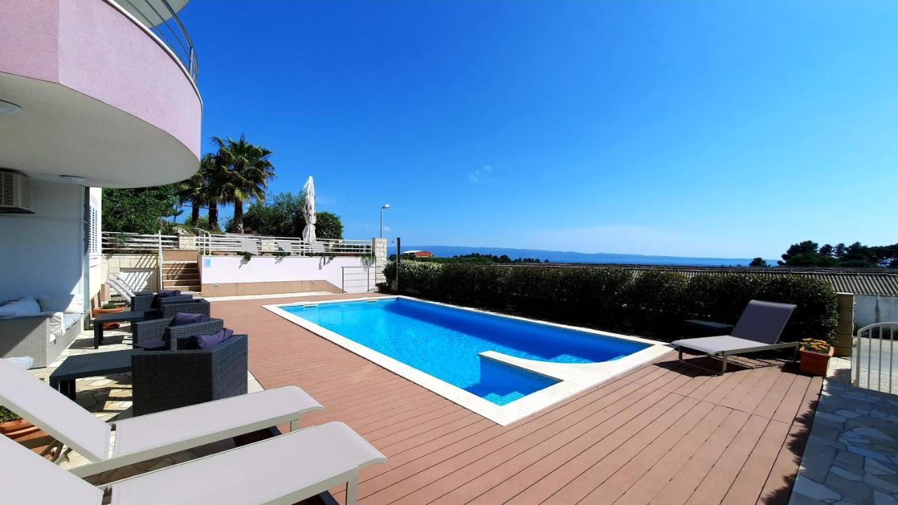 Sea View- Spacious Apartment With Shared Pool Split Exteriér fotografie