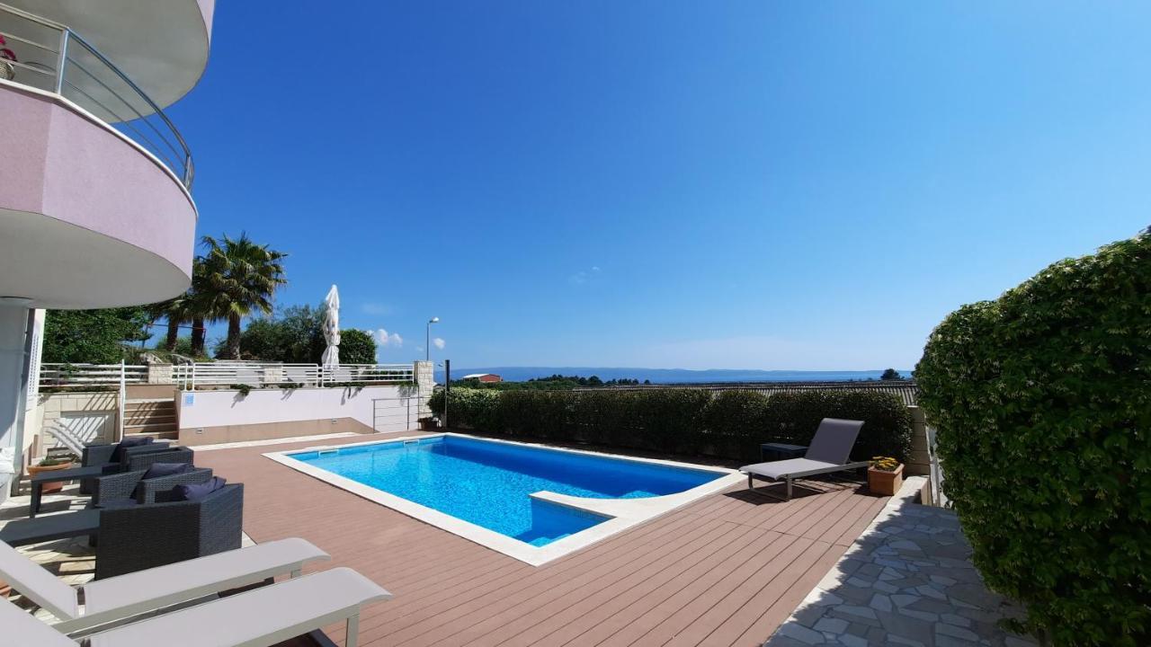 Sea View- Spacious Apartment With Shared Pool Split Exteriér fotografie
