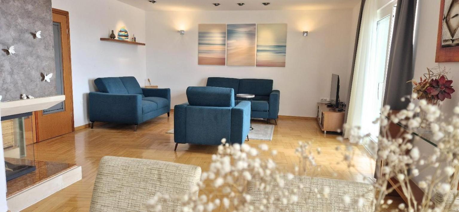 Sea View- Spacious Apartment With Shared Pool Split Exteriér fotografie